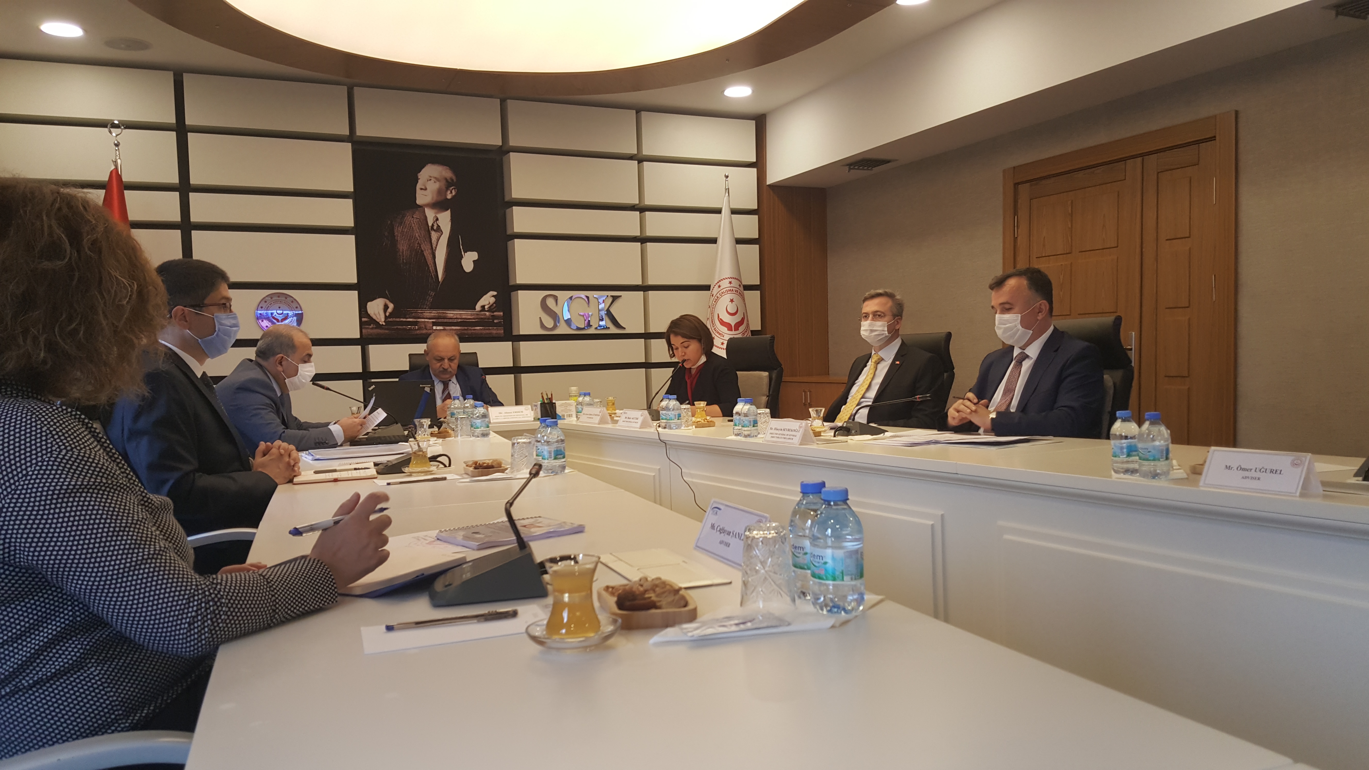 BAKAN YARDIMCIMIZ AHMET ERDEM OECD YETKİLİLERİ İLE GÖRÜŞTÜ