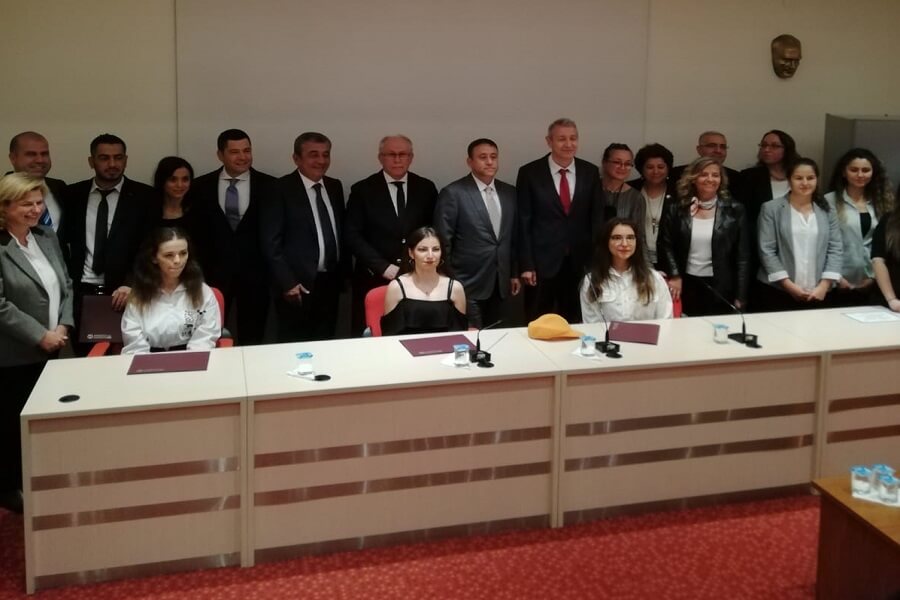 Eskişehir “İşitme Engelli Tasarımcı Yetiştirme Programı” Mezunları Sertifikalarını Aldı