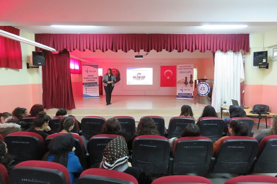 Eskişehir'de “İş Arama Becerileri” Semineri Düzenledik