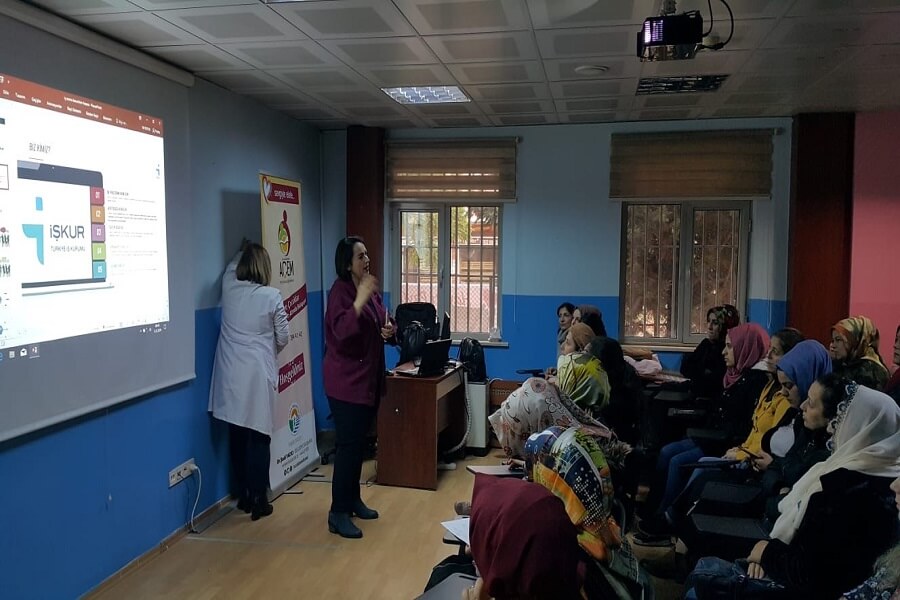 İstanbul'da Finansal Okuryazarlık ve Kadınların Ekonomik Güçlenmesi Semineri Verdik