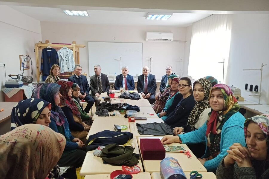 Manisa'da Mesleki Eğitim Kursunu Ziyaret Ettik