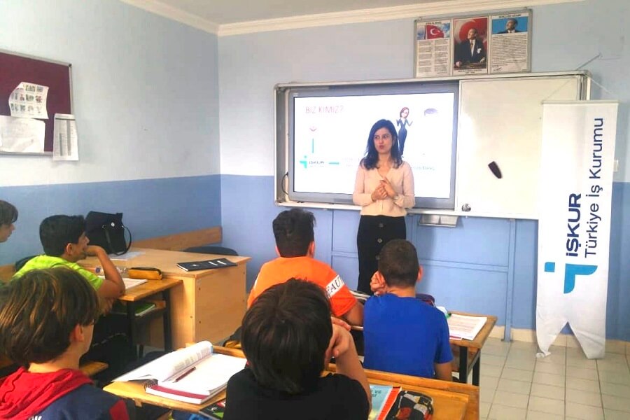 Ümraniye Hizmet Merkezimiz "Meslek Seçimi ve Önemi" Semineri Verdi